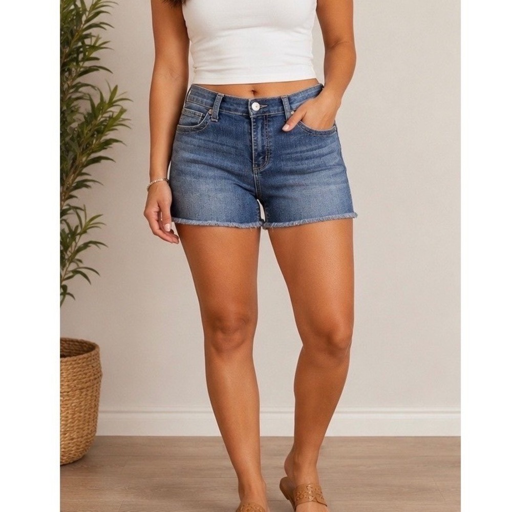 Seven7 Womens Size 12 Blue Denim Shorts Raw Hem Frayed Medium Wash Casual Summer